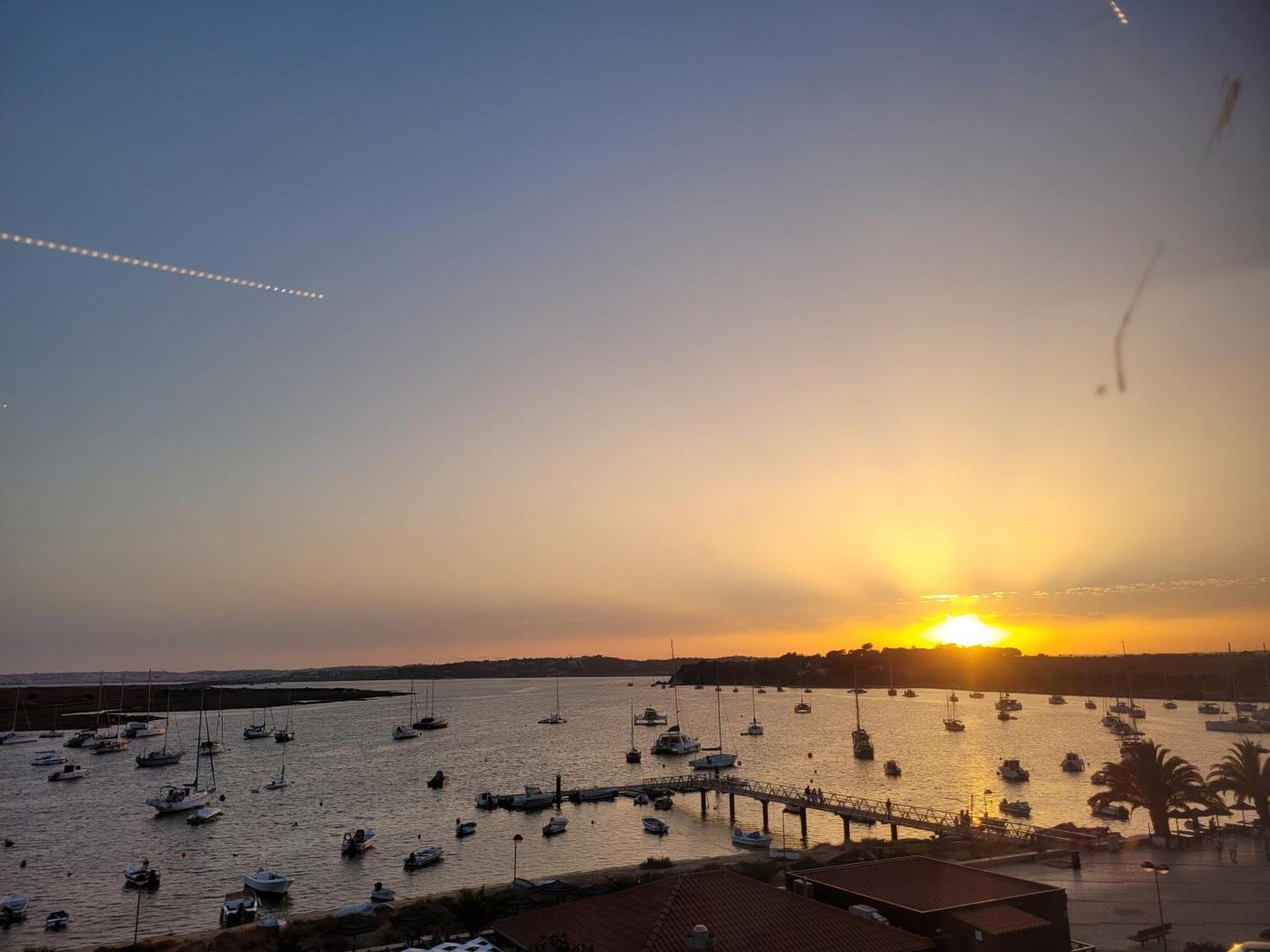 O Wow Sunset Beach And Cliffs View Portimao Bagian luar foto