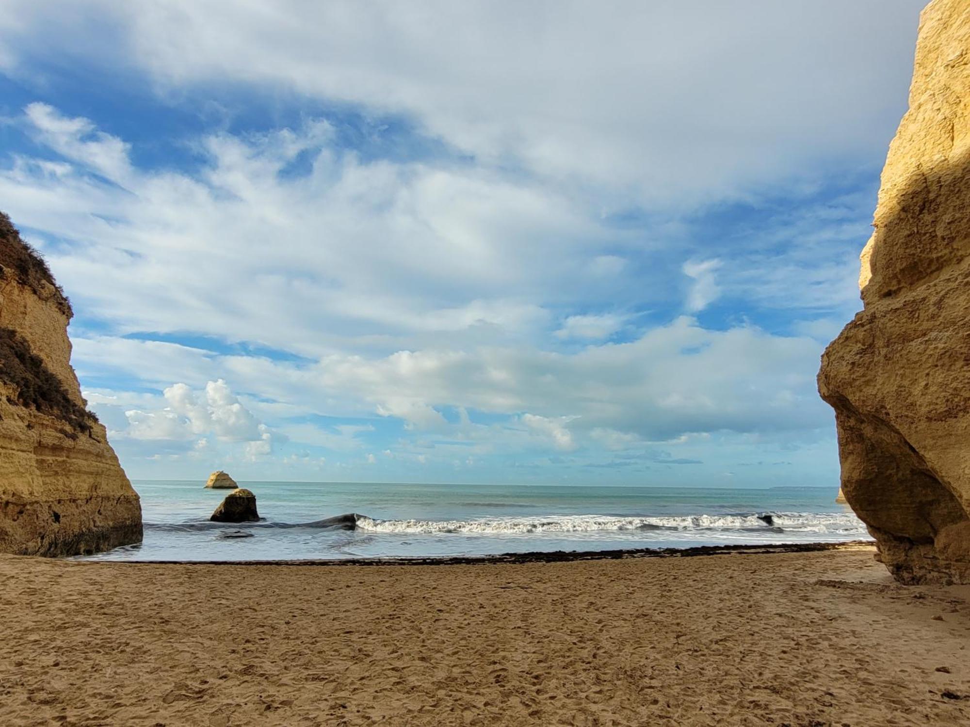 O Wow Sunset Beach And Cliffs View Portimao Bagian luar foto